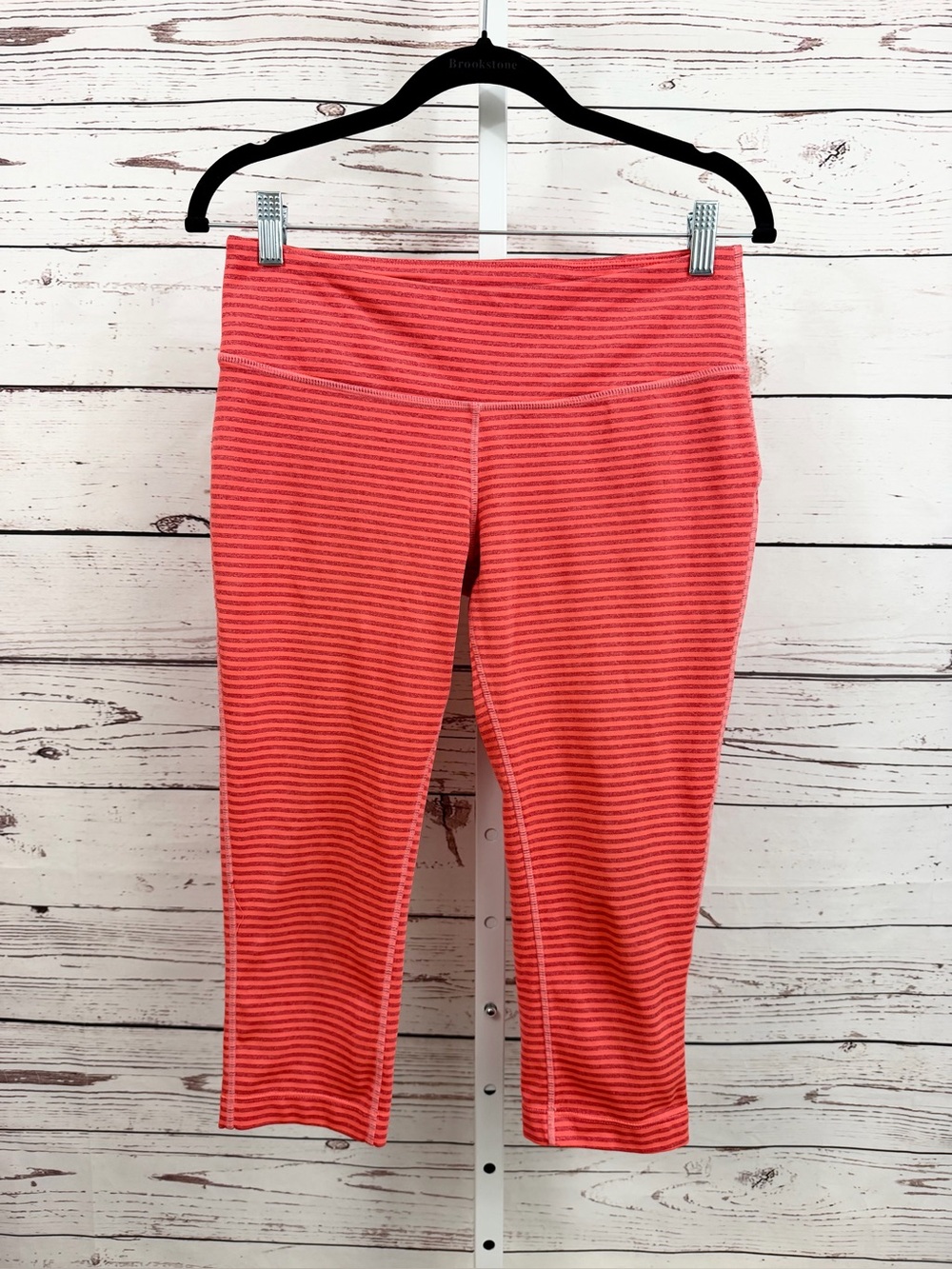 Mondetta Coral Stripe Active Capri Leggings Size Medium
